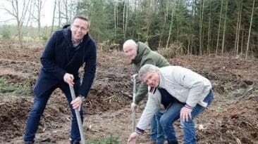 a.s.r. en Alpina Group planten bomen