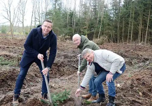 a.s.r. en Alpina Group planten bomen